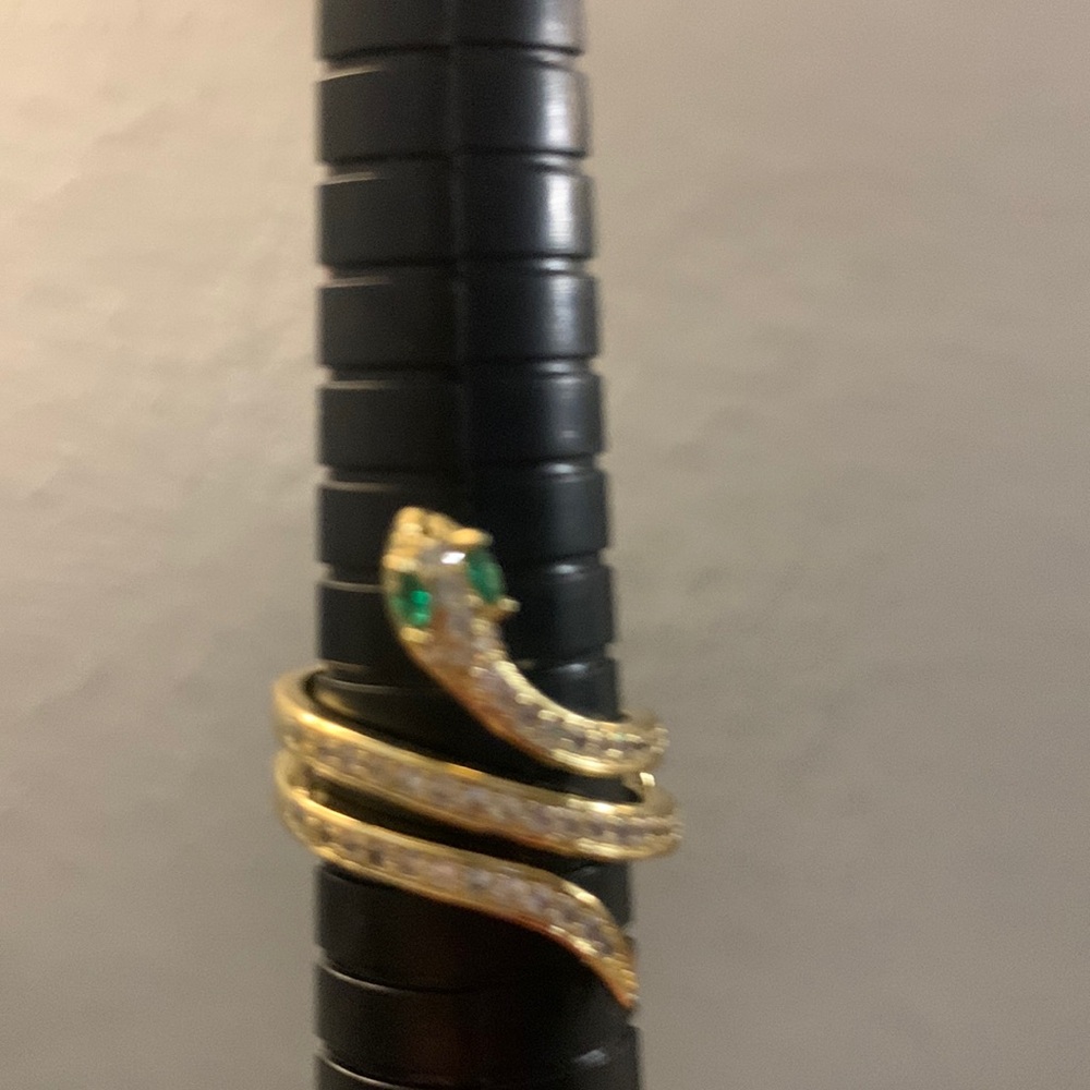 Gold snake ring - Picture 1 of 3